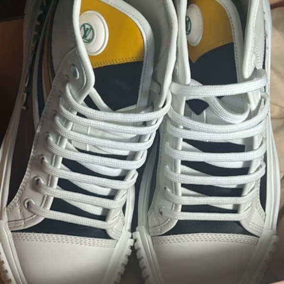 Louis Vuitton sneakers - Picture 4 of 17